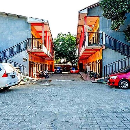 Oyo 91476 Srikaya Hotel 3 Pekalongan Exteriér fotografie